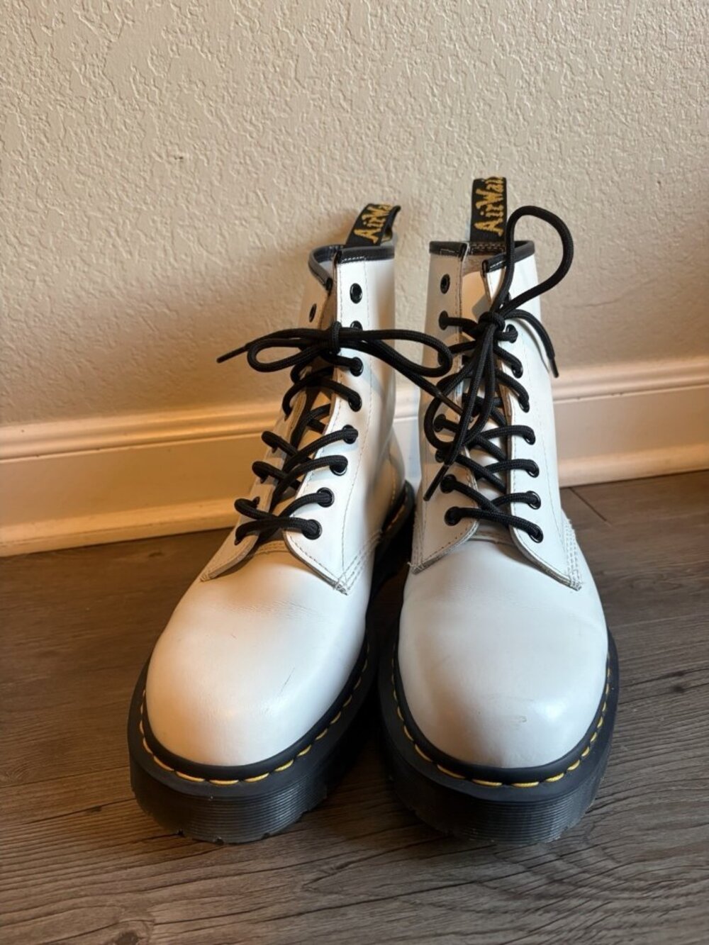 Dr. Martens 26499 White Leather BOOTS Sz US Men 10 (Women’s 11/11.5)